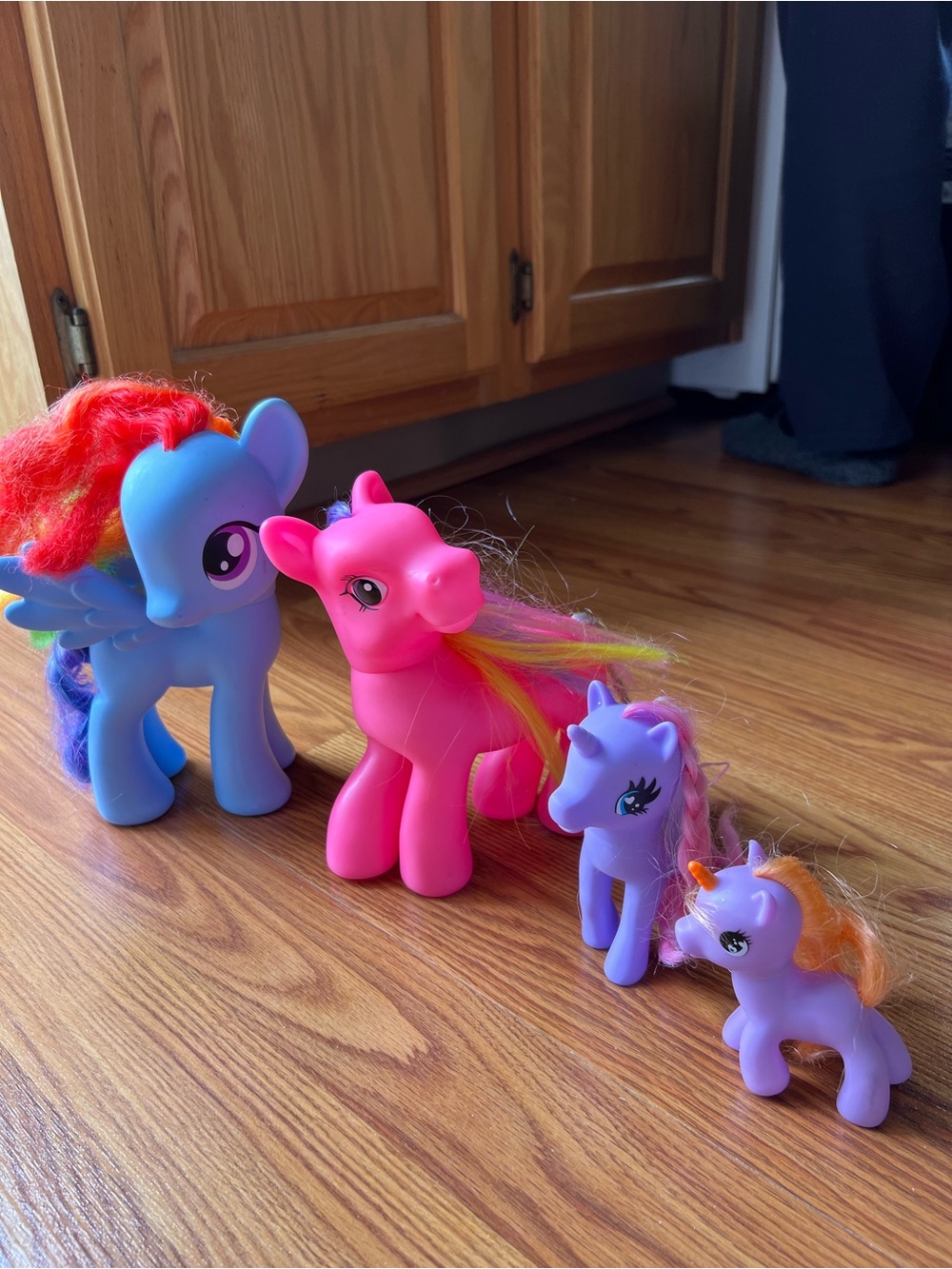 Set Of 4 My Little Pony Figures Pre Owned
